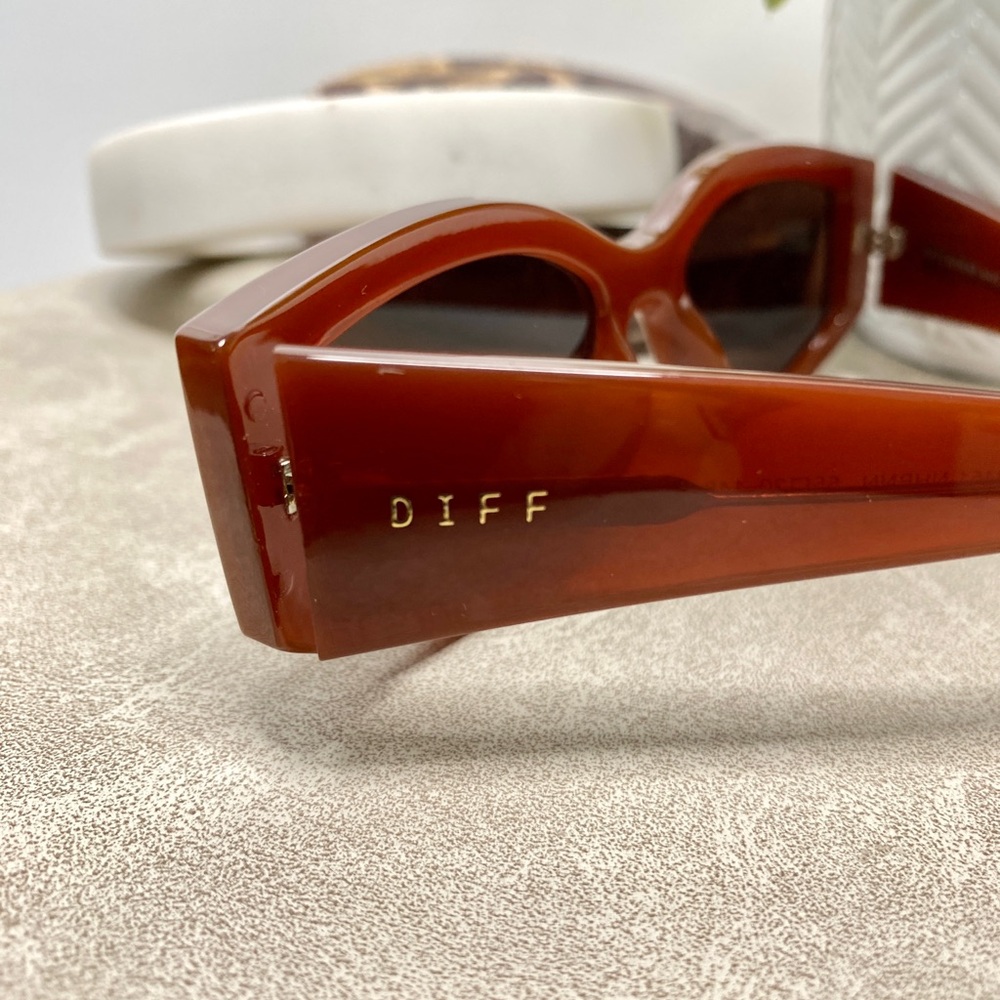 DIFF 55mm Kai Oval Sunglasses Nutshell Frame Brow… - image 5